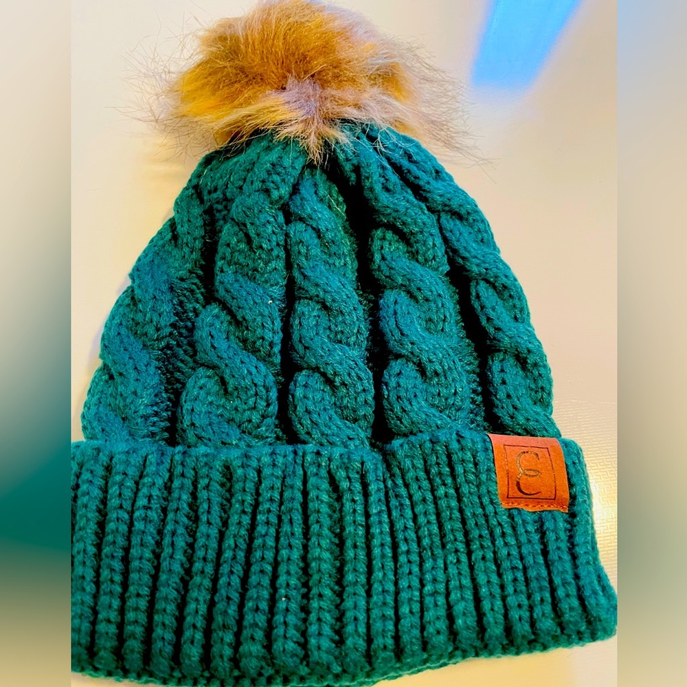 Classic Ribbed Knitted Beanie With Pom Solid Color
